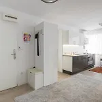 Old Town Hideaway Apartament *